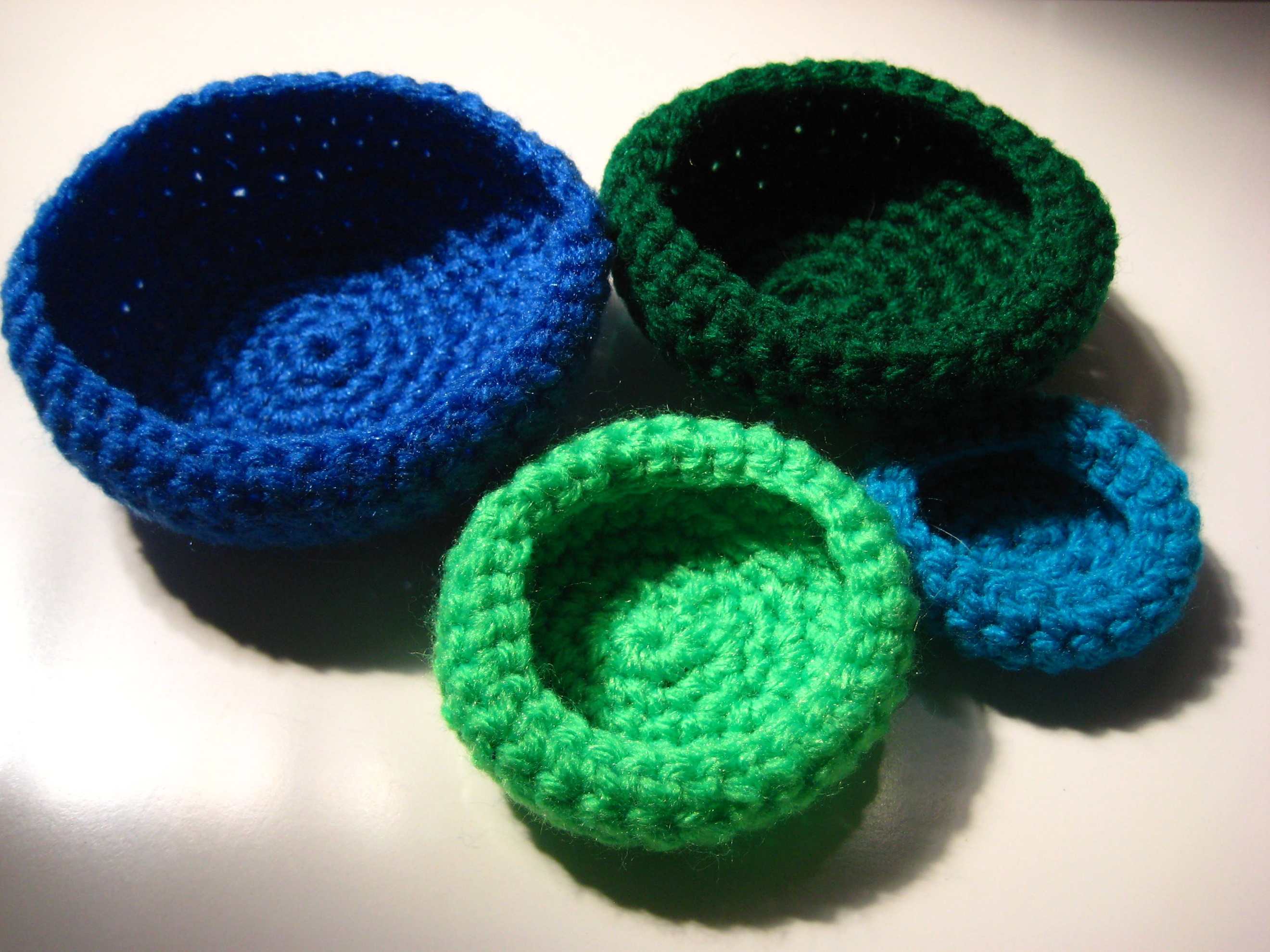4 CROCHETED NESTING CUPS — view 3