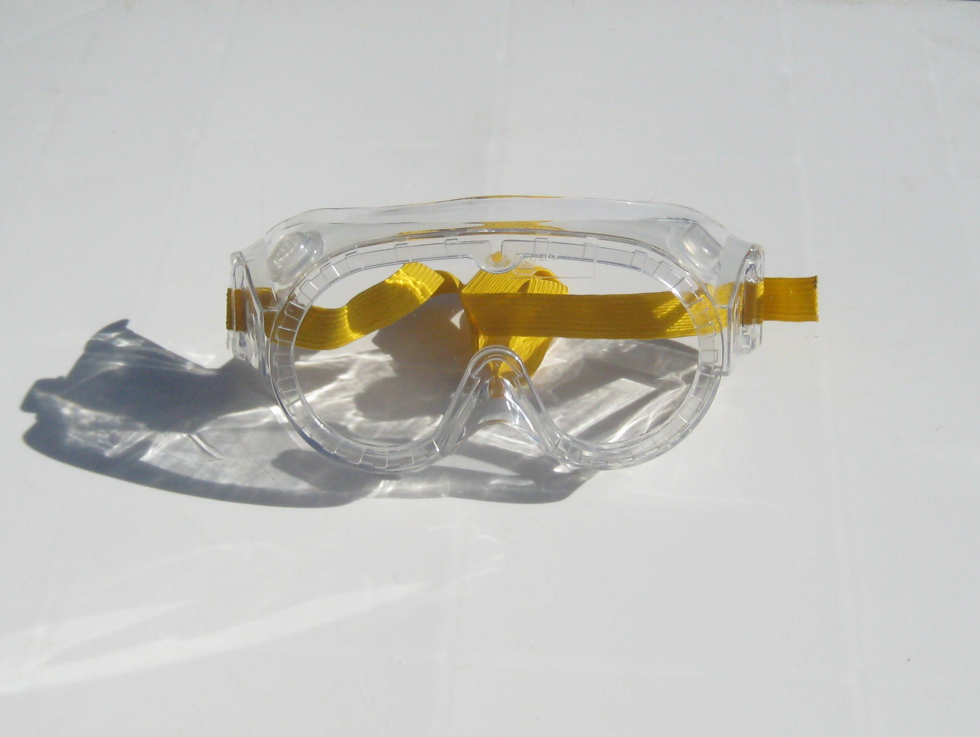 CHILD-SIZED SAFETY GOGGLES — view 2